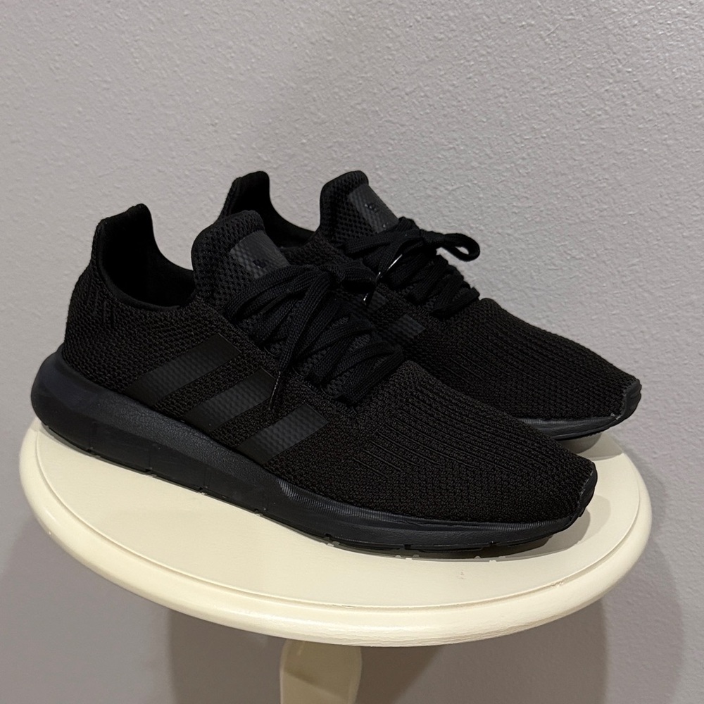 adidas Men’s Black Swift Run